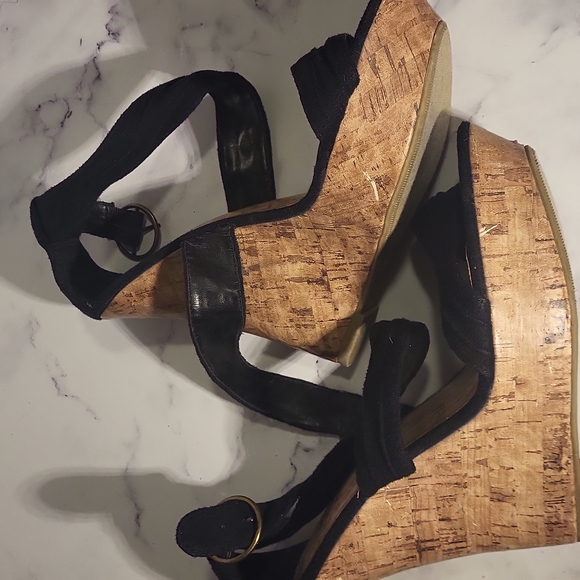 Wedge Heels - Picture 4 of 4